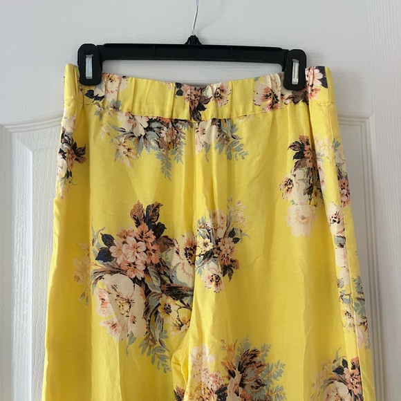 Anthropologie Feather Bone Talese Yellow Floral Cropped Flares Size 4 - Picture 12 of 12